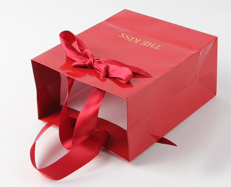 駿業(yè)包裝專業(yè)的印刷紙袋工廠 駿業(yè)包裝專業(yè)的印刷紙袋工廠