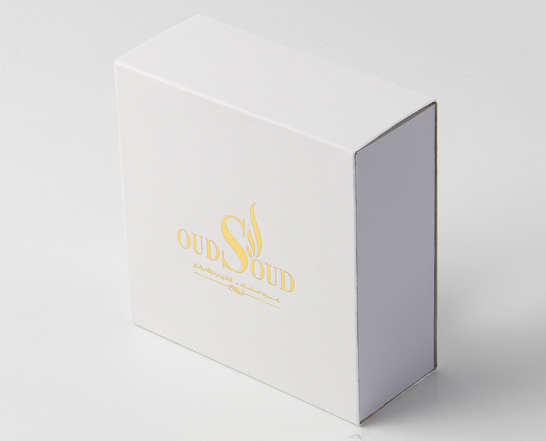 香水包裝盒生產(chǎn)廠家規(guī)避燙印缺筆少劃的技巧 香水包裝盒生產(chǎn)廠家規(guī)避燙印缺筆少劃的技巧