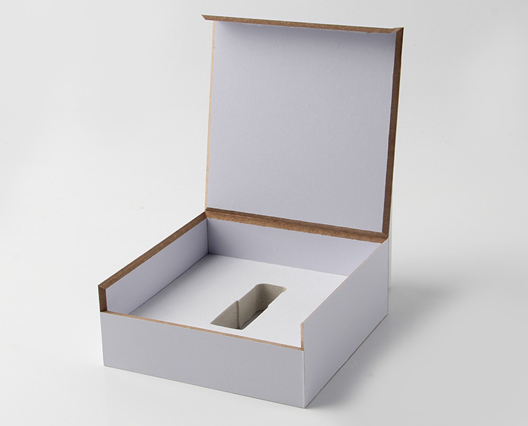 香水包裝盒生產(chǎn)廠家規(guī)避燙印缺筆少劃的技巧 香水包裝盒生產(chǎn)廠家規(guī)避燙印缺筆少劃的技巧