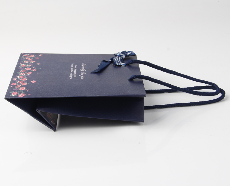 美容產品紙袋生產廠家的覆膜技術好壞居然被這個因素所左右 美容產品紙袋生產廠家的覆膜技術好壞居然被這個因素所左右