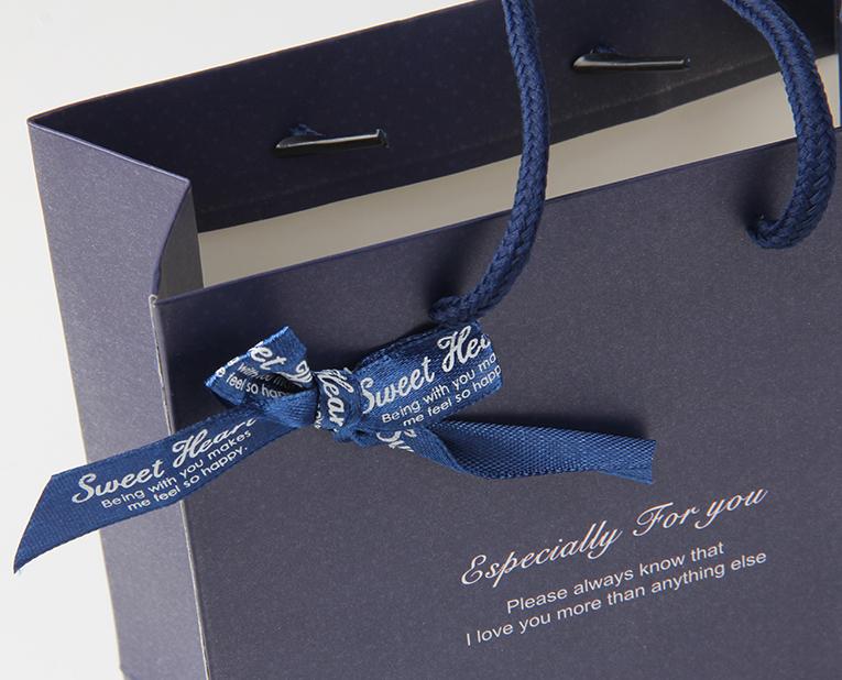 美容產品紙袋生產廠家的覆膜技術好壞居然被這個因素所左右 美容產品紙袋生產廠家的覆膜技術好壞居然被這個因素所左右