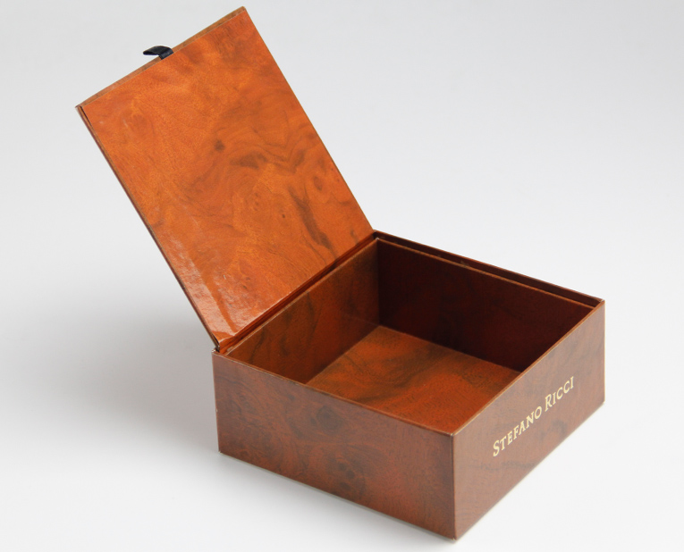 擔(dān)心定制的手環(huán)盒不能如期，被色帶不齊拖累？廠家需要這樣做！