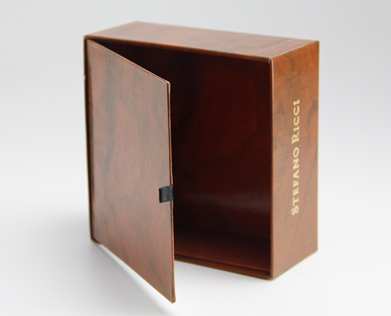 擔(dān)心定制的手環(huán)盒不能如期，被色帶不齊拖累？廠家需要這樣做！