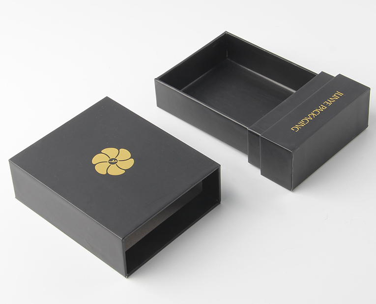 香水包裝在訂做完了之后，要趕緊處理龜裂的情況