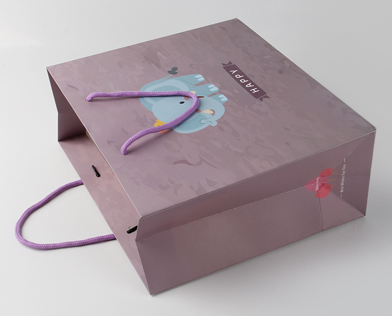 化妝品禮品袋嘗試在冬天用夏天的光油訂制，結(jié)果無奈