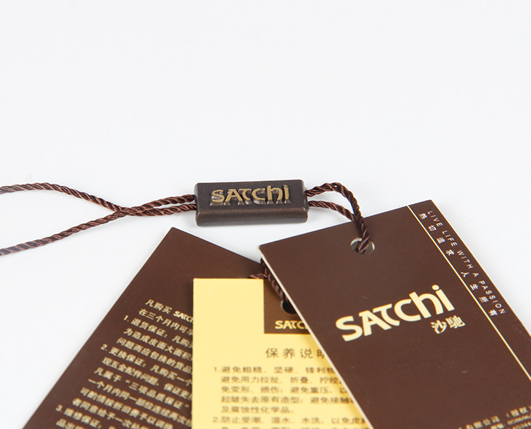 在服裝的紙牌定做過程中1個個環(huán)保新秀為何頻頻受挫？