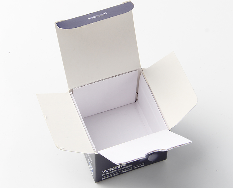 化妝品盒廠家的老師傅，為了讓工人早點(diǎn)放假，放出大招解決飛墨