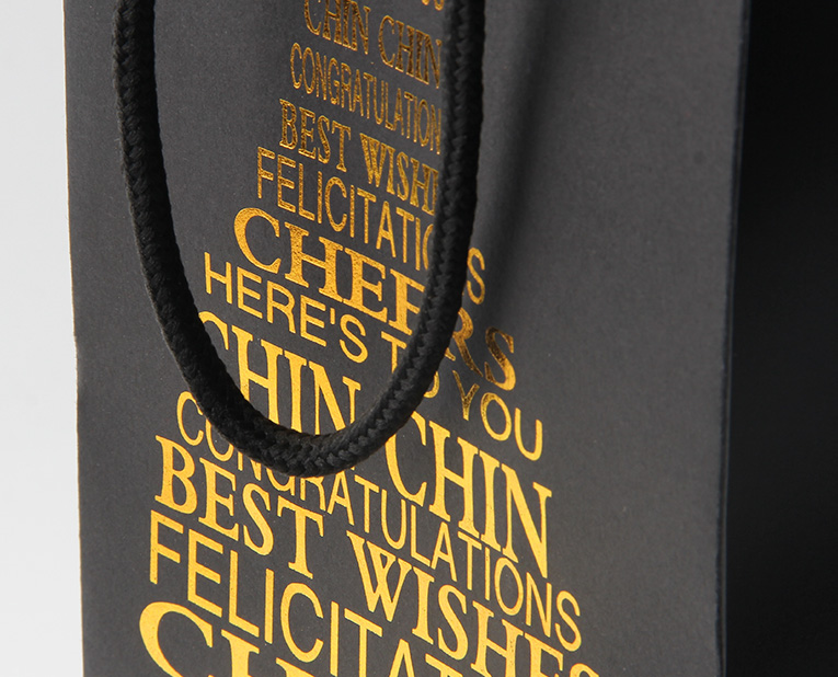 皮具禮品袋定做的質(zhì)量，其實(shí)能由&ldquo;啞巴&rdquo;傳遞出來(lái)