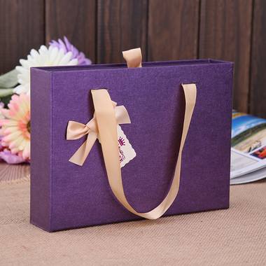 2018不知道手拎紙袋定做什么顏色，不防考慮霸氣十足的紫色！