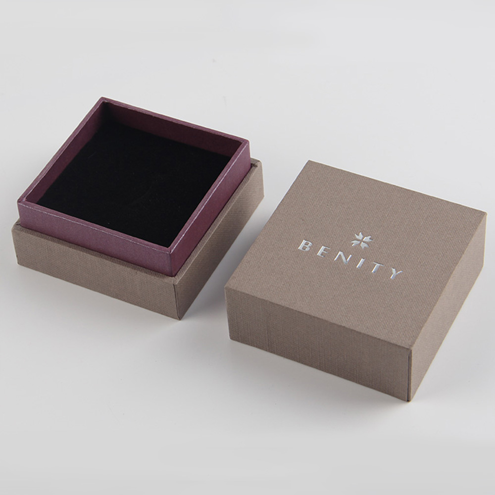 拒絕無(wú)理，手表包裝在訂做過(guò)程中被污蔑也不怕