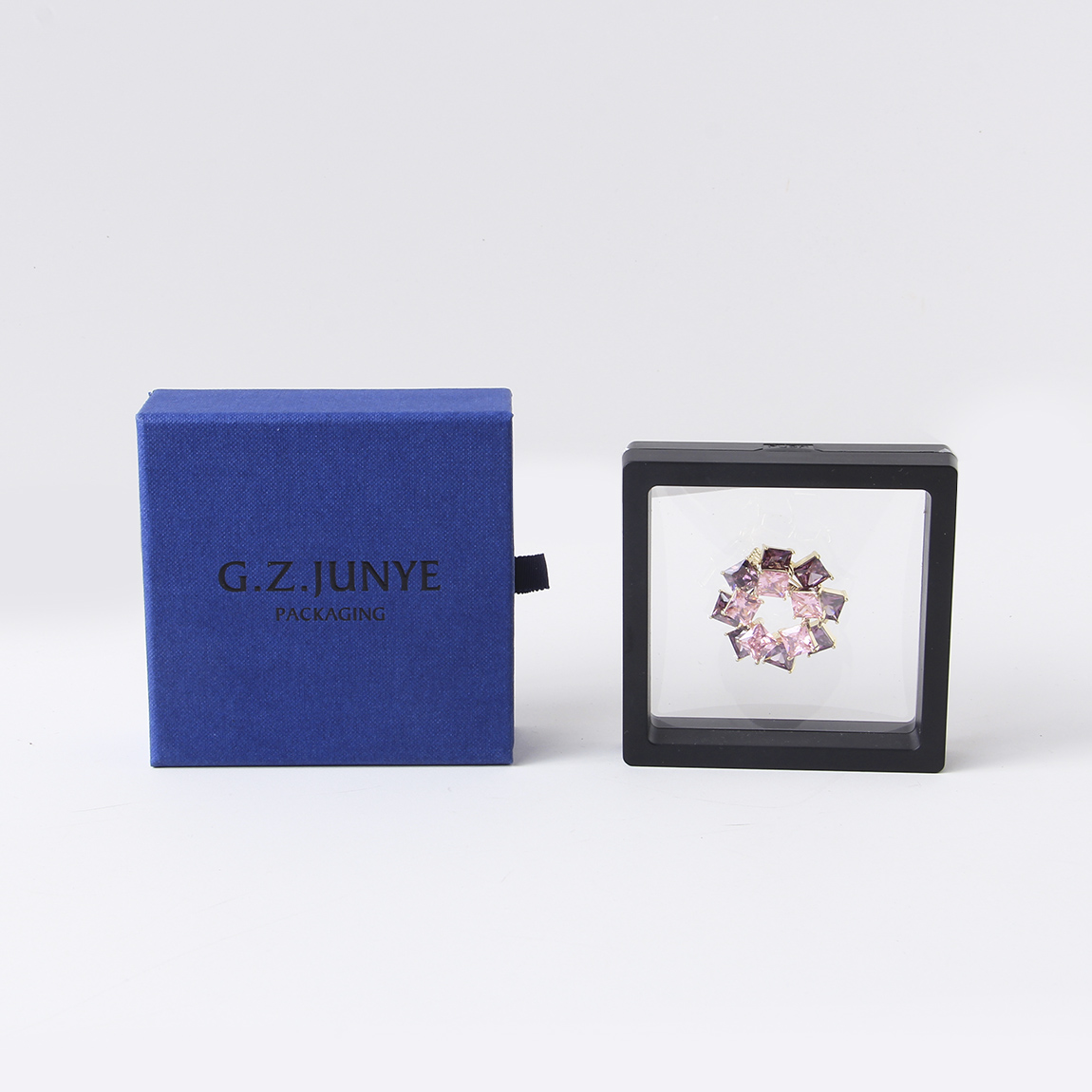 紙質(zhì)珠寶包裝盒會(huì)有哪些生產(chǎn)上的細(xì)節(jié)需要注意？